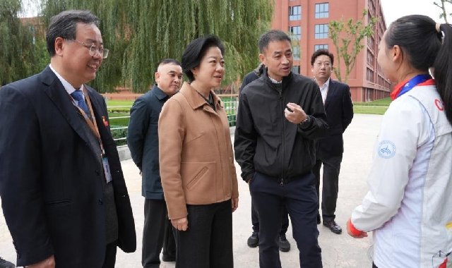 晏世瑩調研全市教育工作時強調：堅持教育優(yōu)先發(fā)展 ...